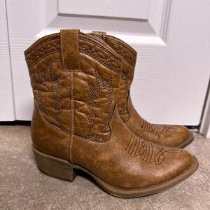 Coconuts by Matisse Brown Western Ankle Boots